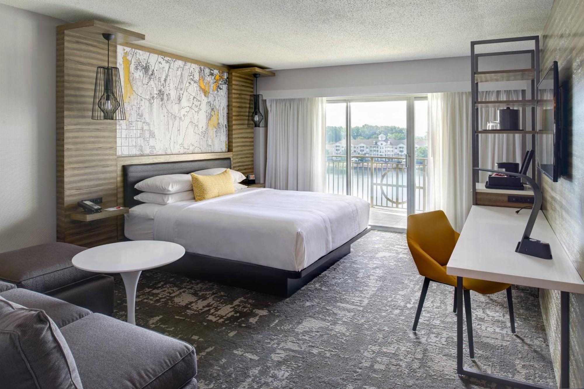 Guest room, 1 King, Sofa bed, Lake view, Balcony,1545377002:JPEG