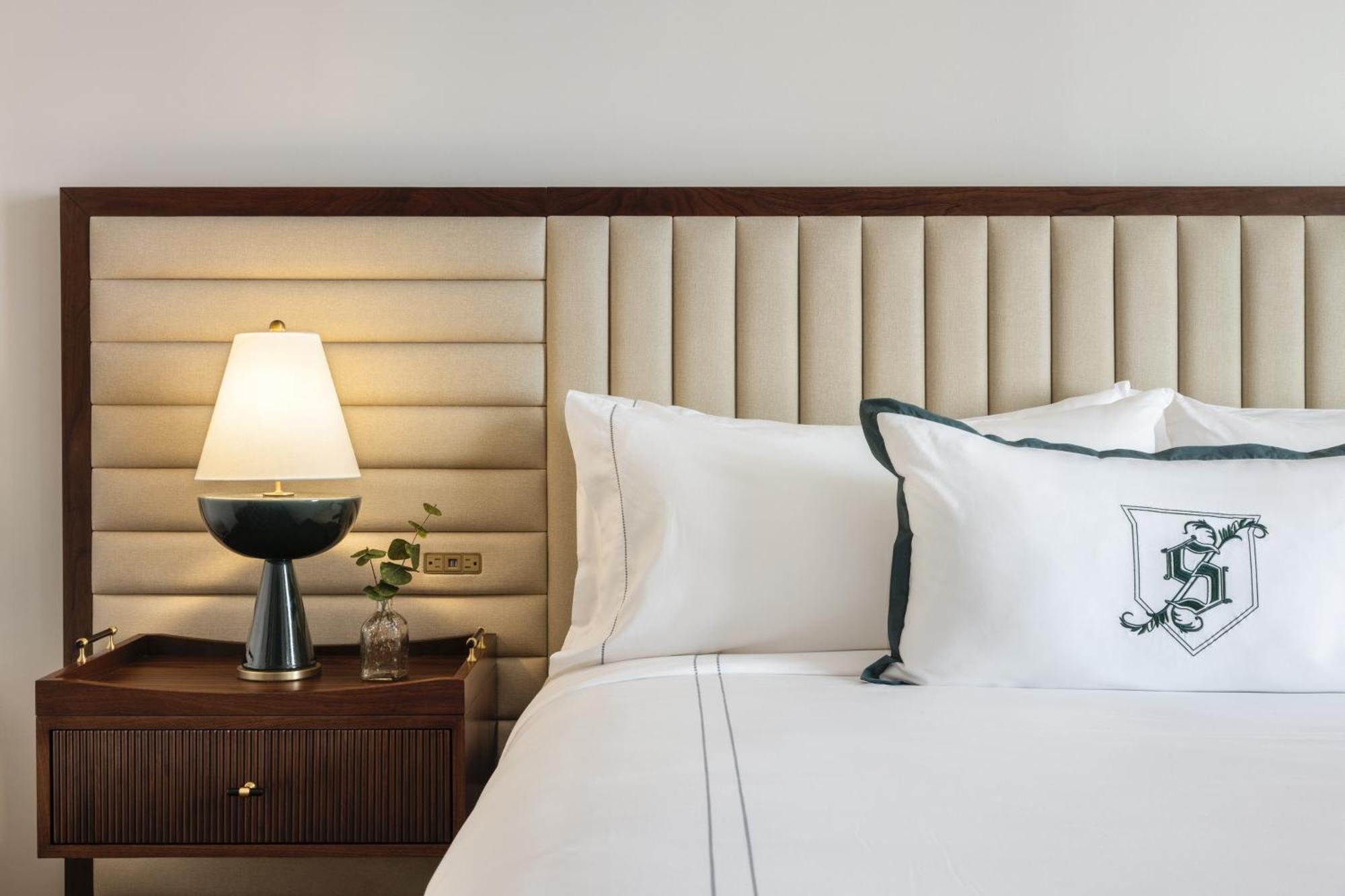 Executive King Room,1644446206:JPEG